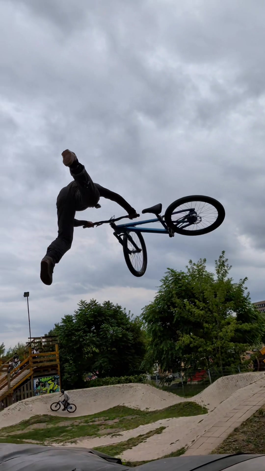@Johnnyschmidt_mtb