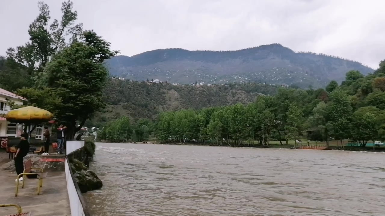 @Travel_with_Waqas