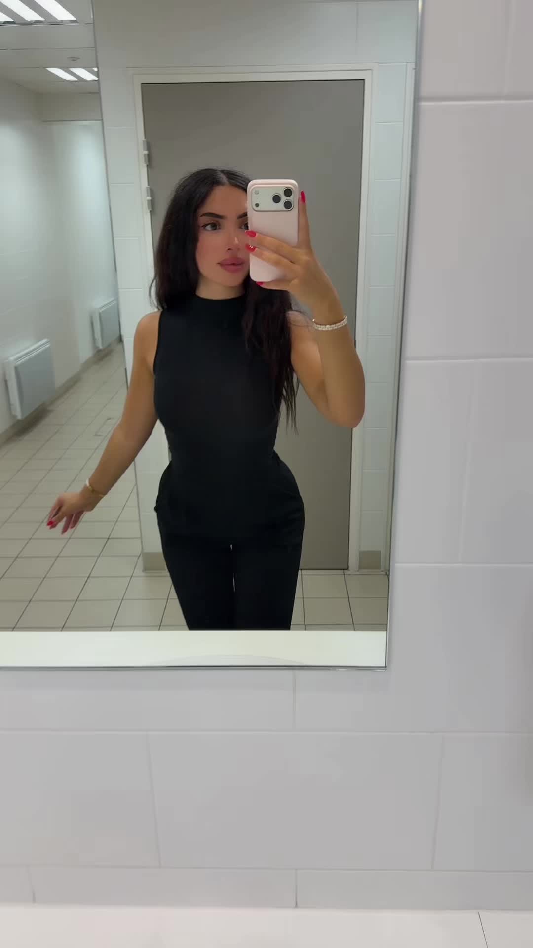 @Mia💎