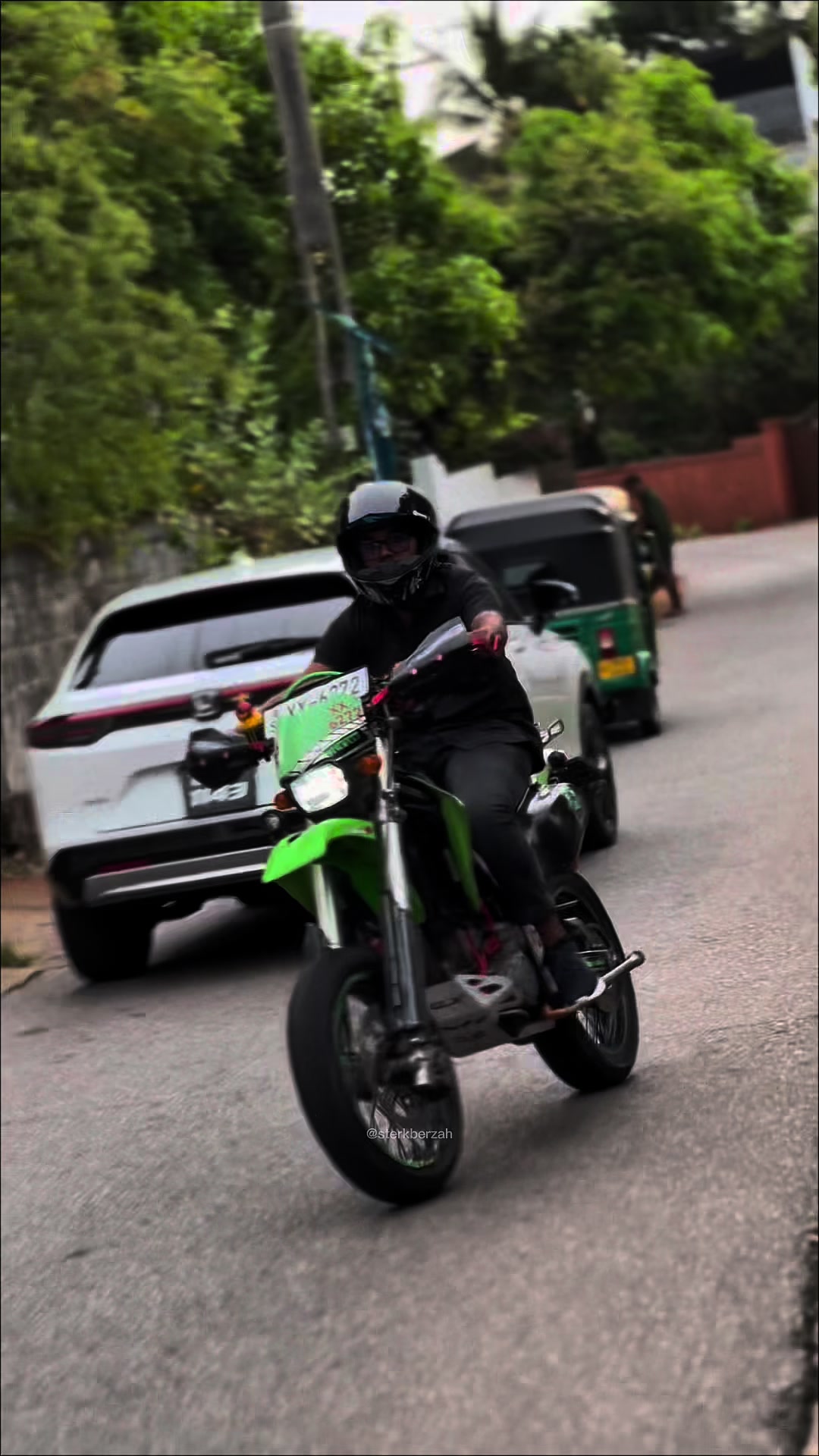 @𝗦𝗔𝗩𝗜𝗧𝗛𝗨 𝗥 perera