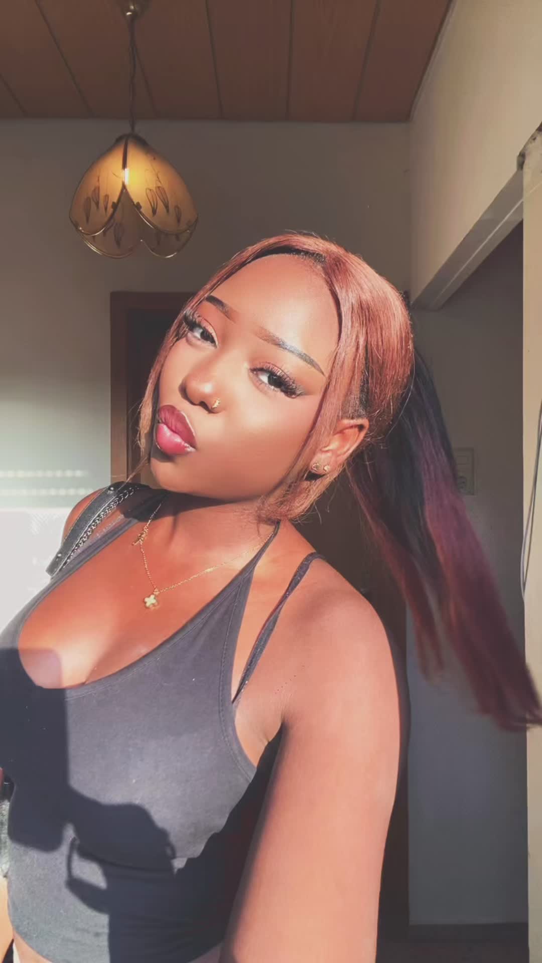 @q🍫