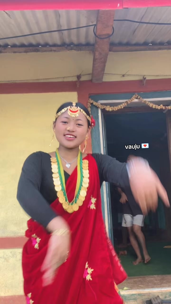 @Anisha.....🫶🖤