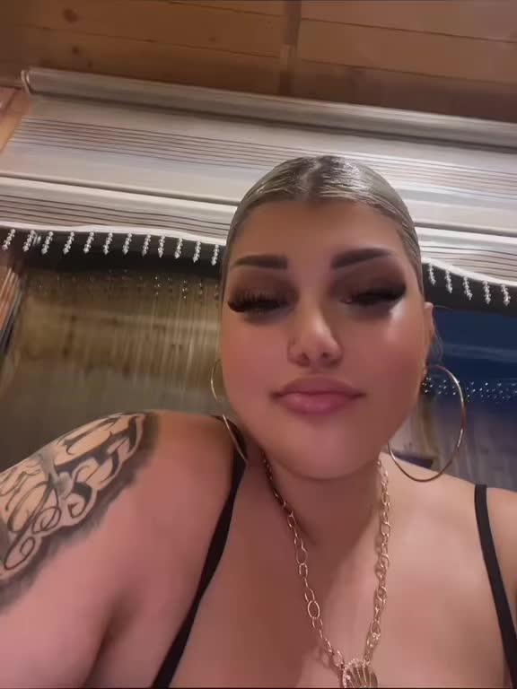 @𝙻𝚊𝚛𝚒𝚜𝚜𝚊🥥🇦🇱