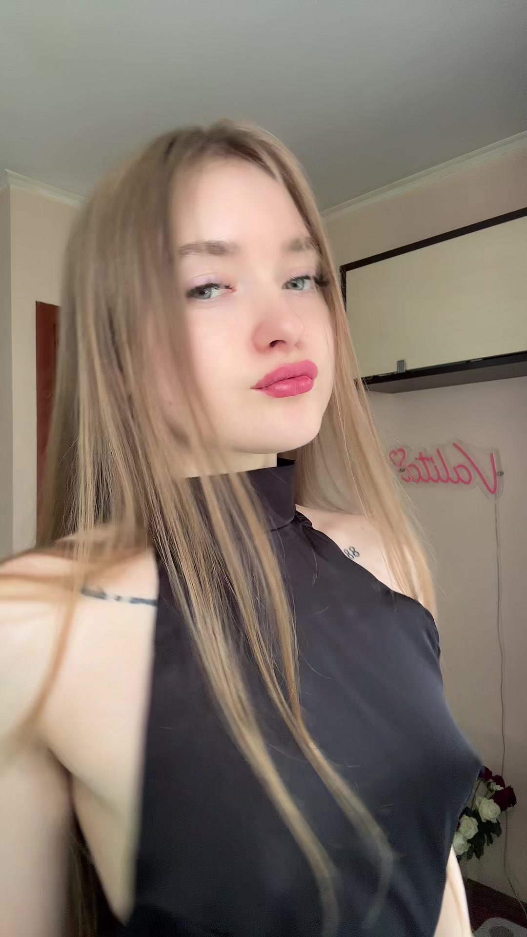 @888