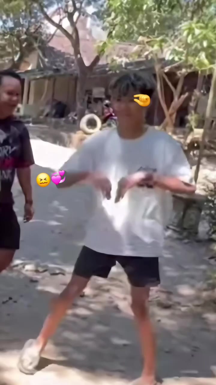 @rararowrr