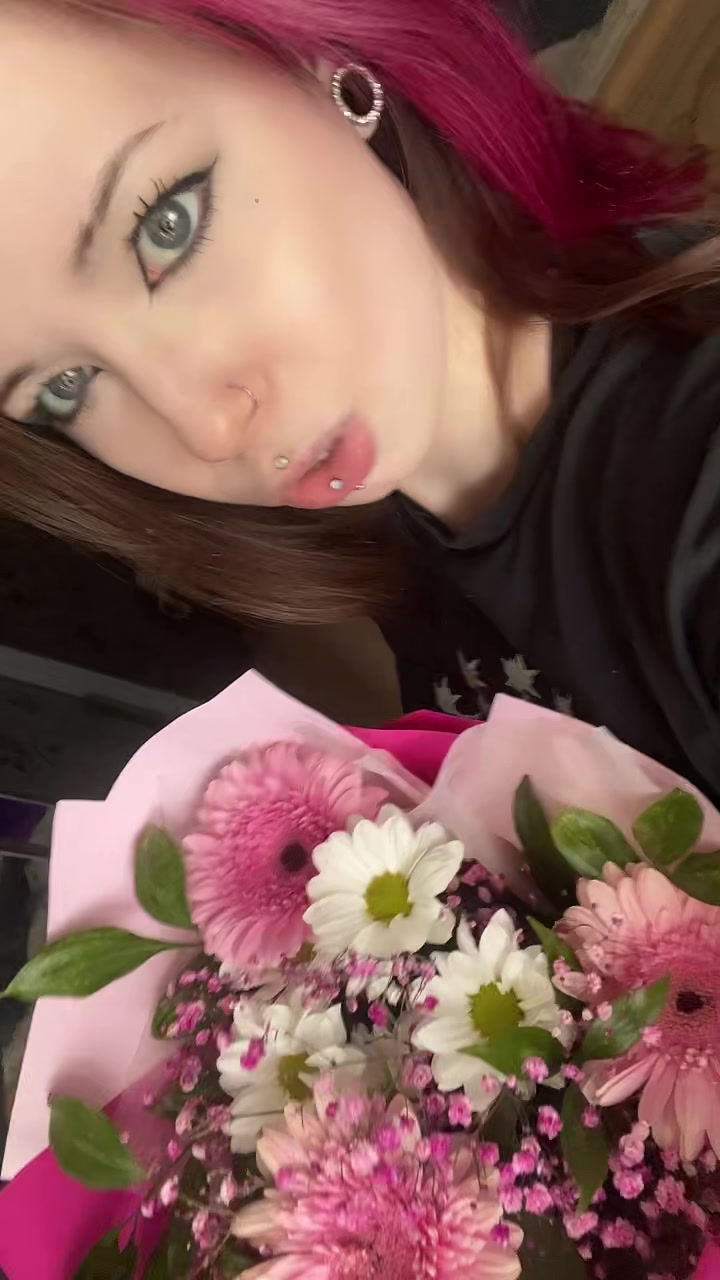 @xeuqシ