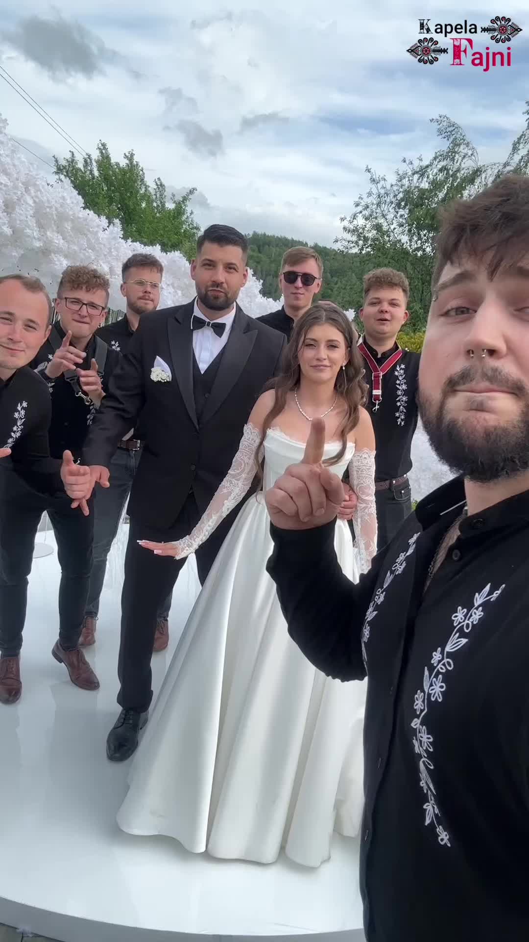 @kapelafajni