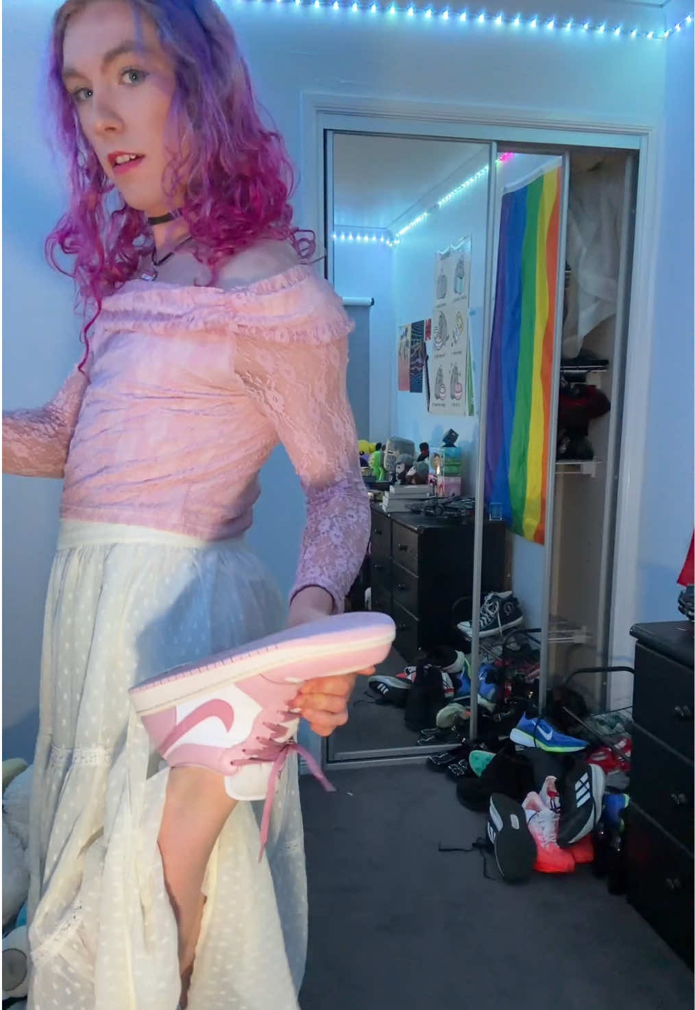 @Foxy_femboy