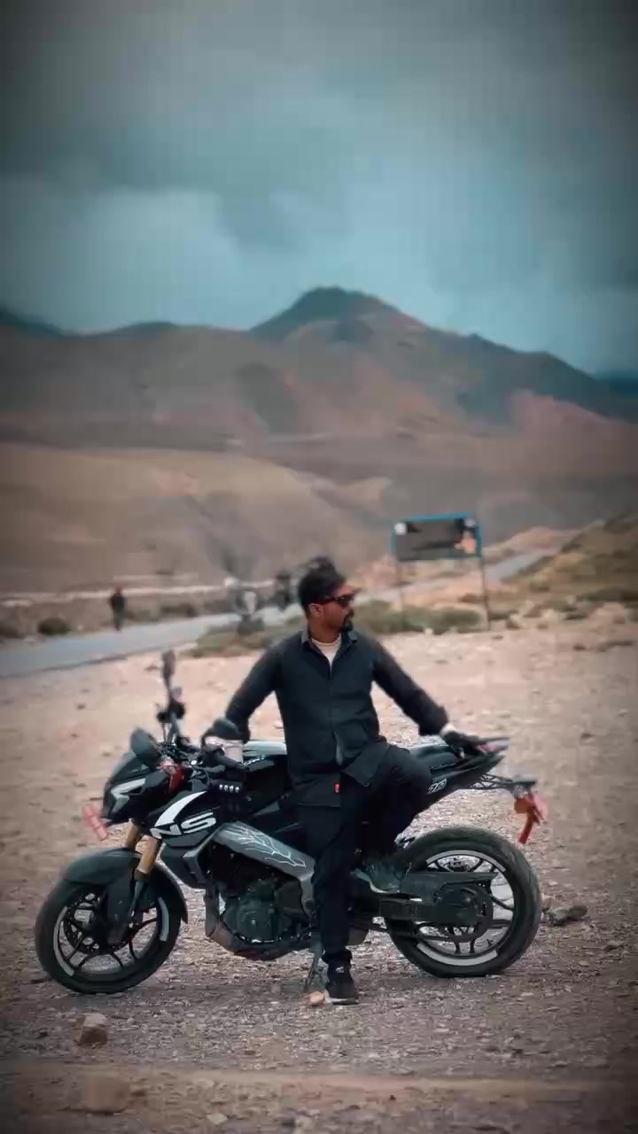 @Aajnabe_hu_mai🖤🖤