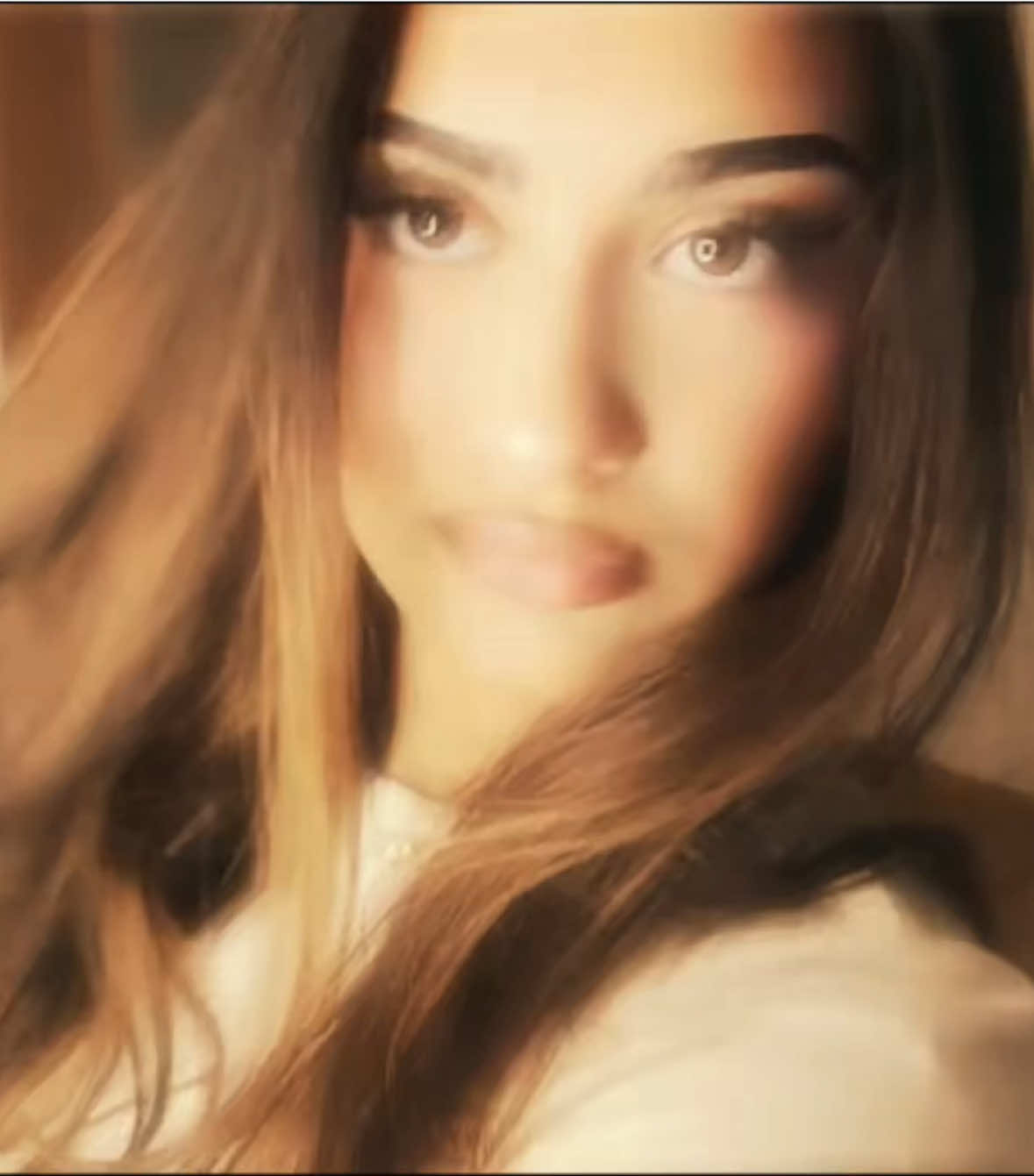 @𝐸🌺