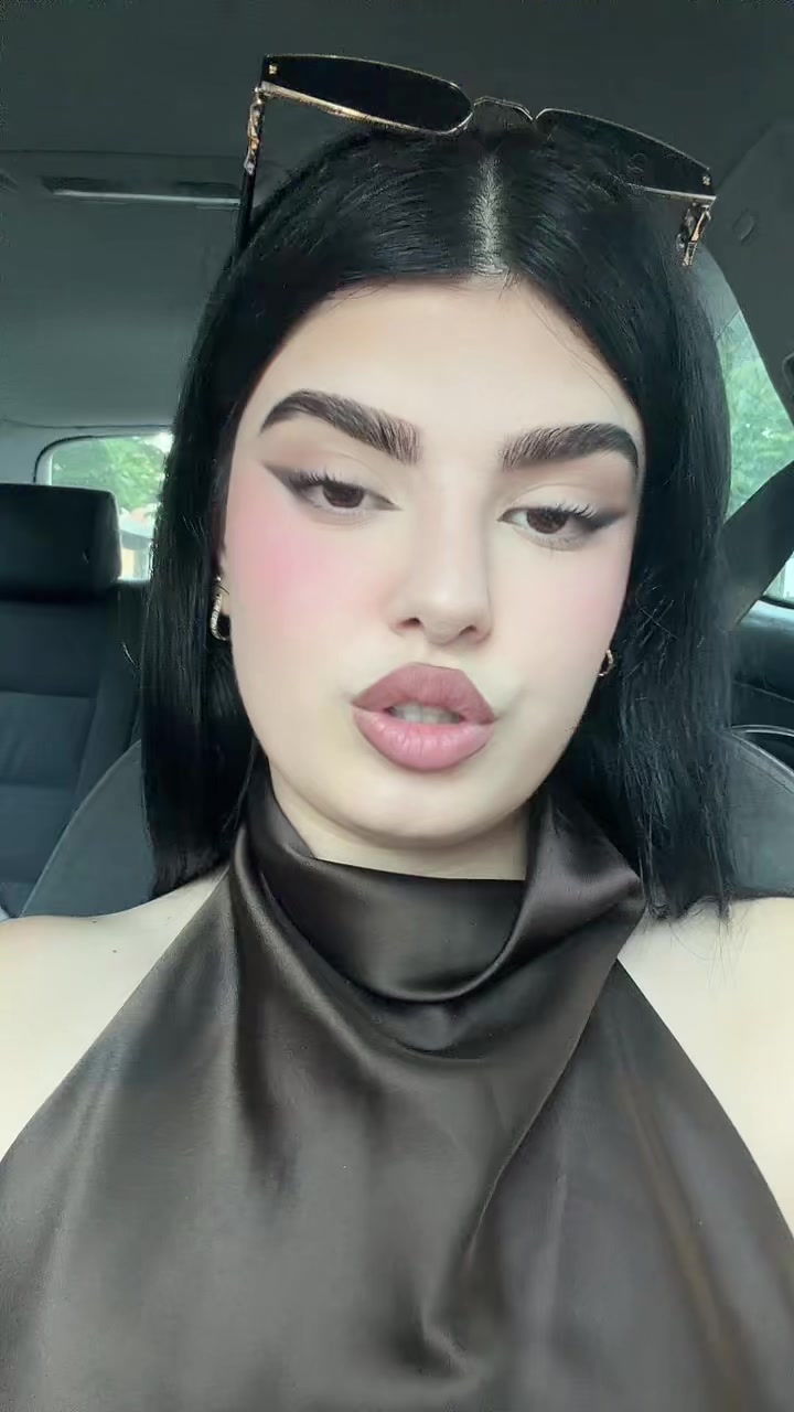 @borazeka_