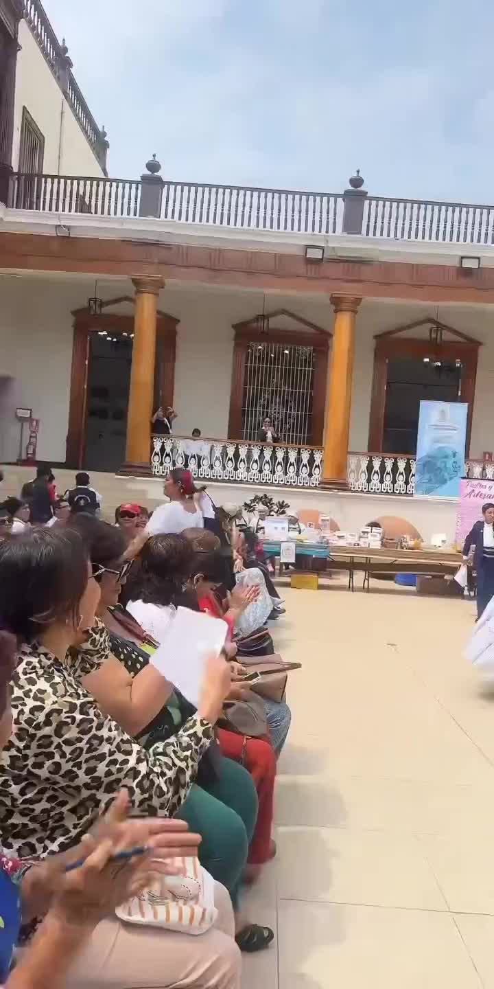 @Veronica Escobal Ordoñez