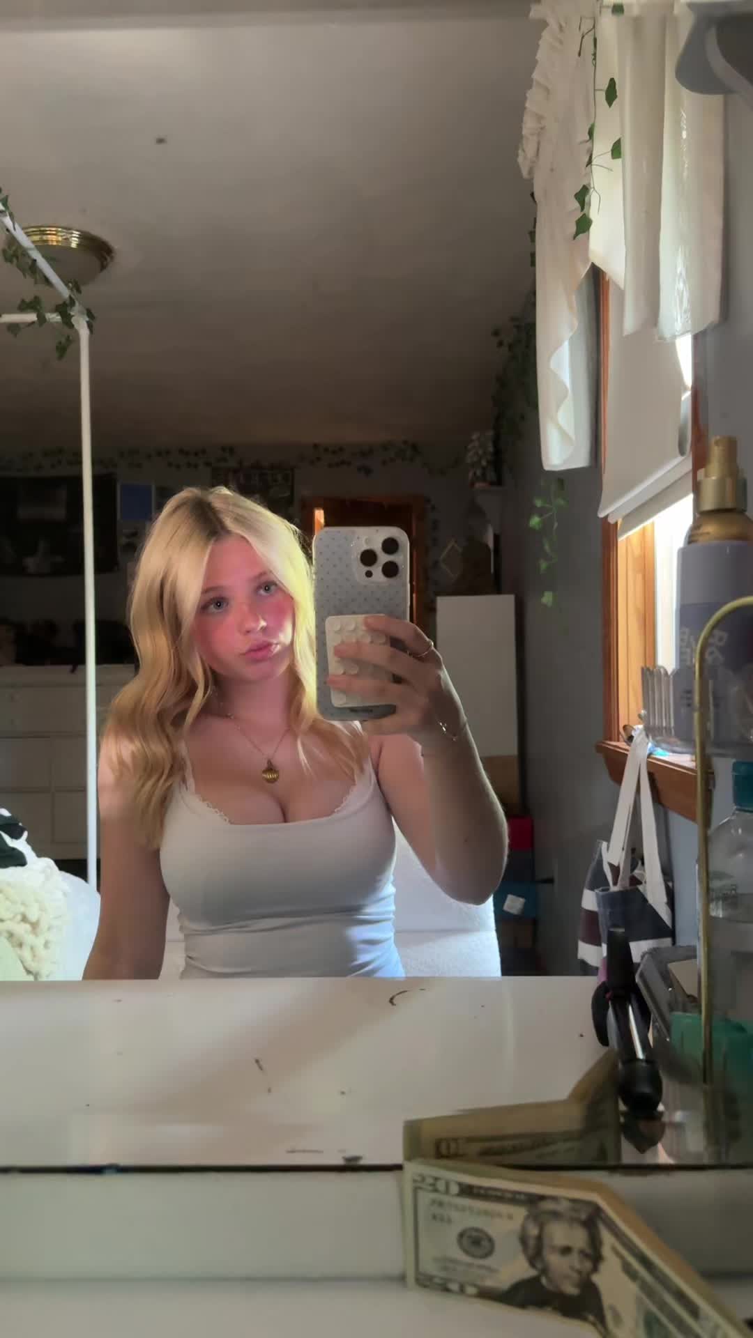 @zoee_secorr