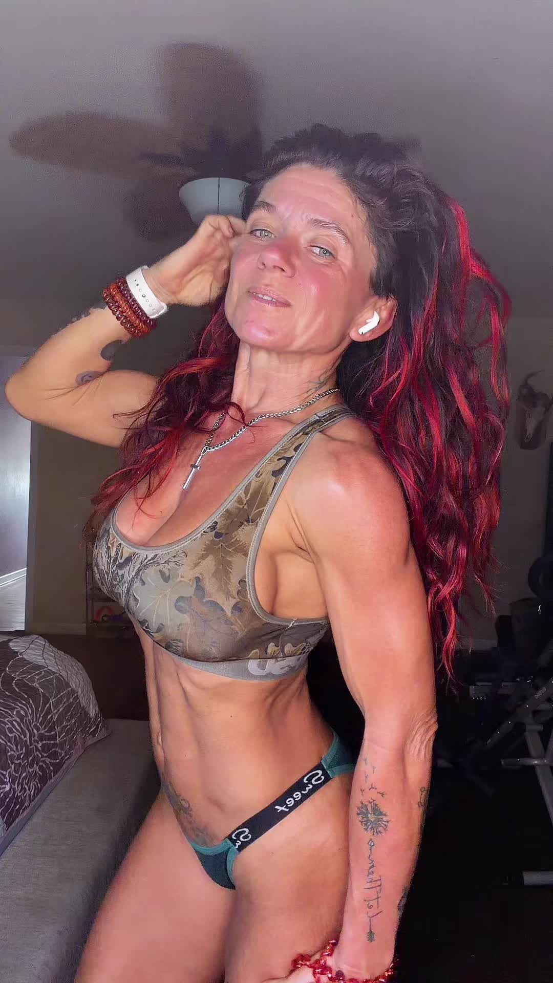 @RedneckBaddie