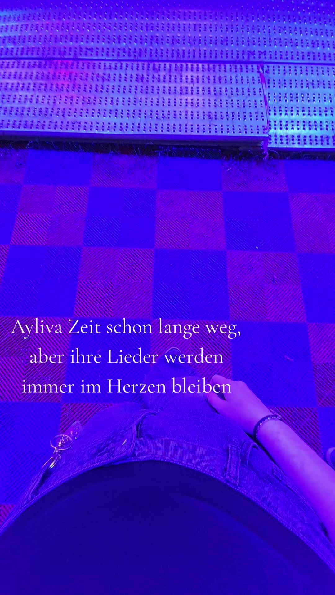 @🎭