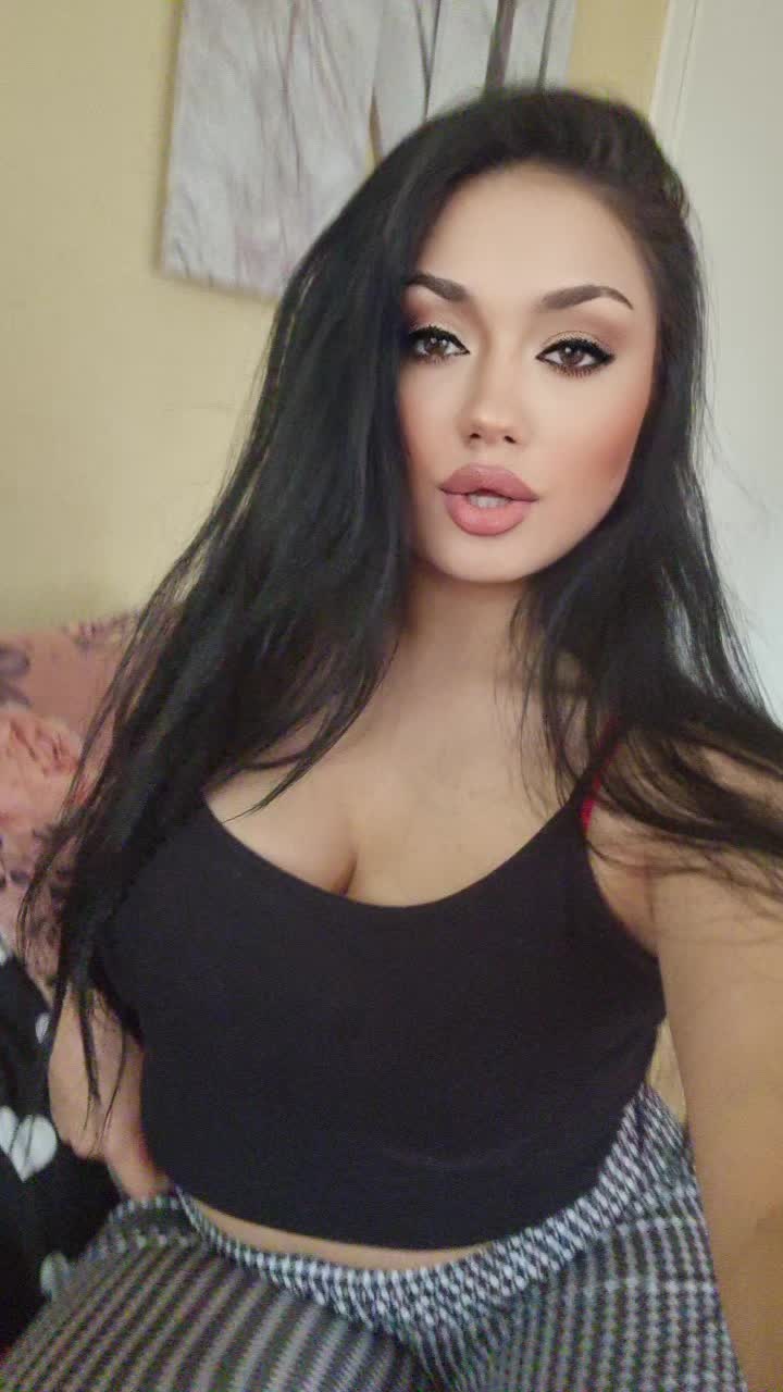 @karlascumpika
