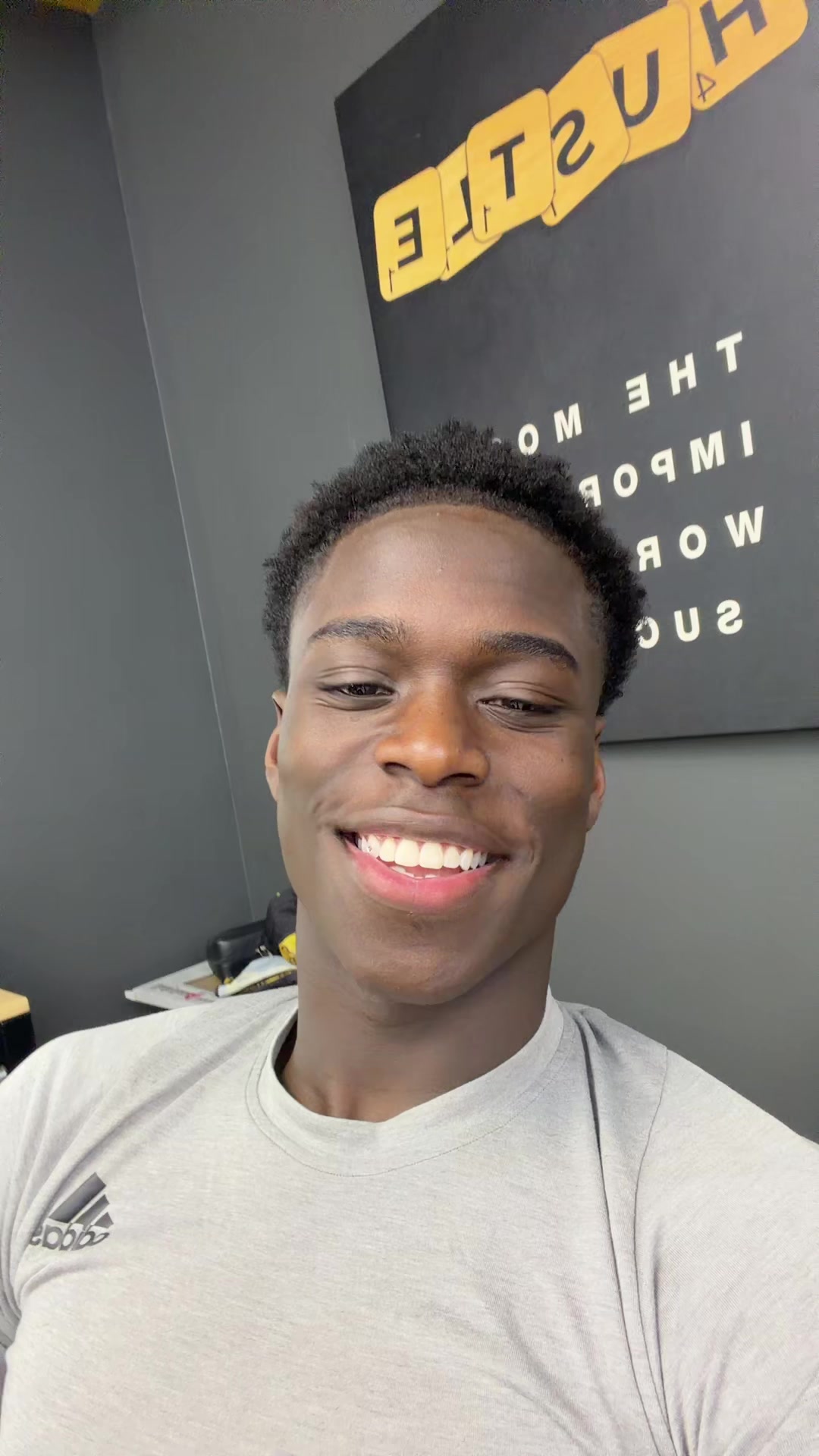 @Dee🌟