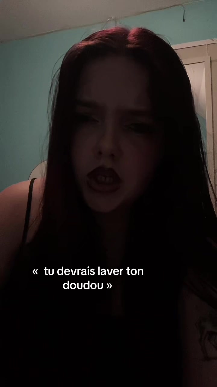 @k̸e̸l̸l̸y̸