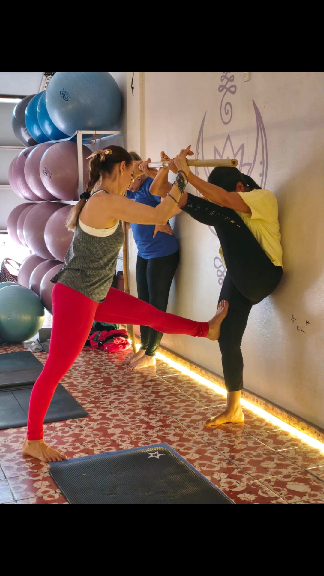 @Yoga con Favy