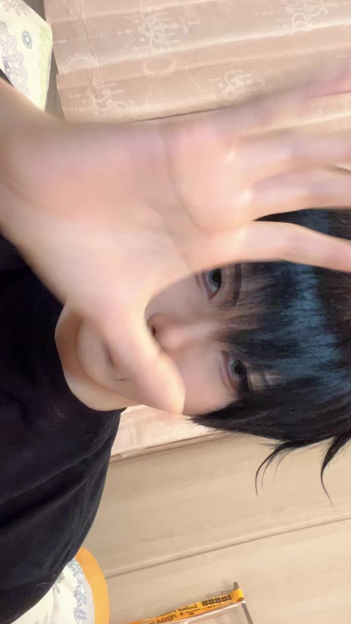 @にぃな