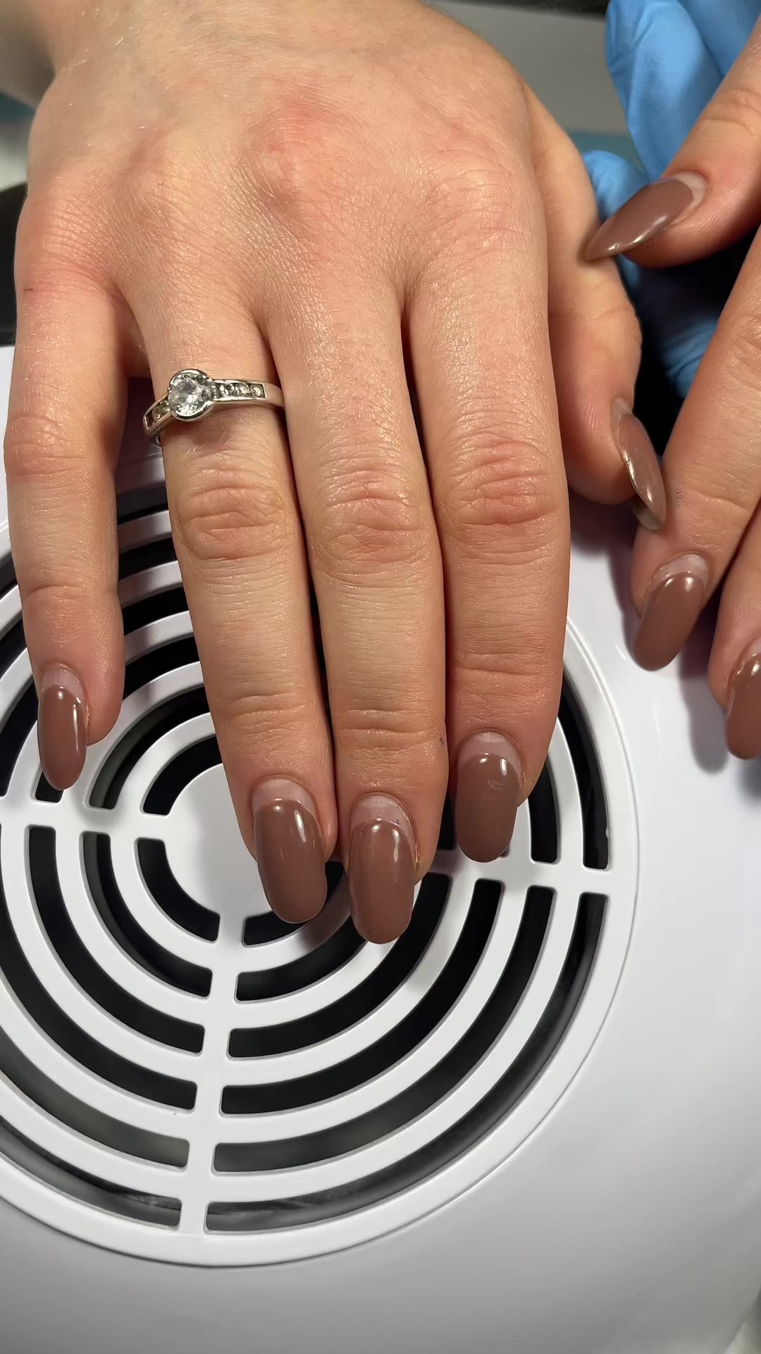 @alla.nails_.bxl