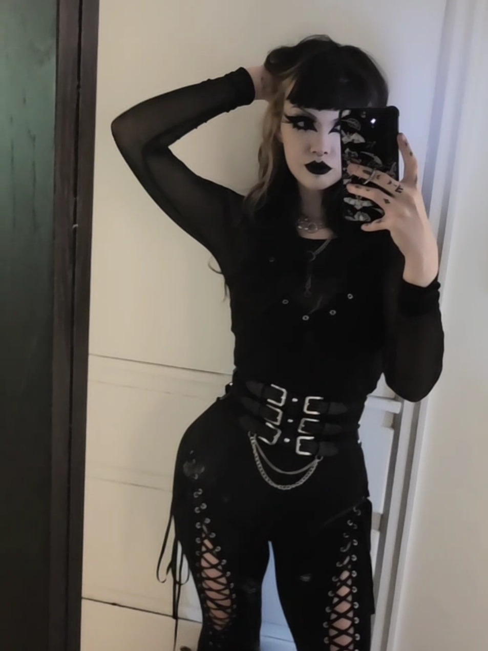 @꧁ ༺ 𝖍𝖆𝖎𝖑𝖊𝐲 ༻ ꧂