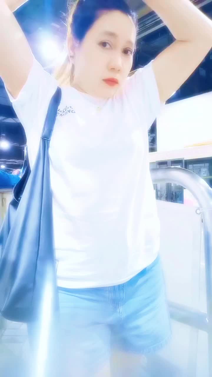 @"Tante Gabut"🤪🤪