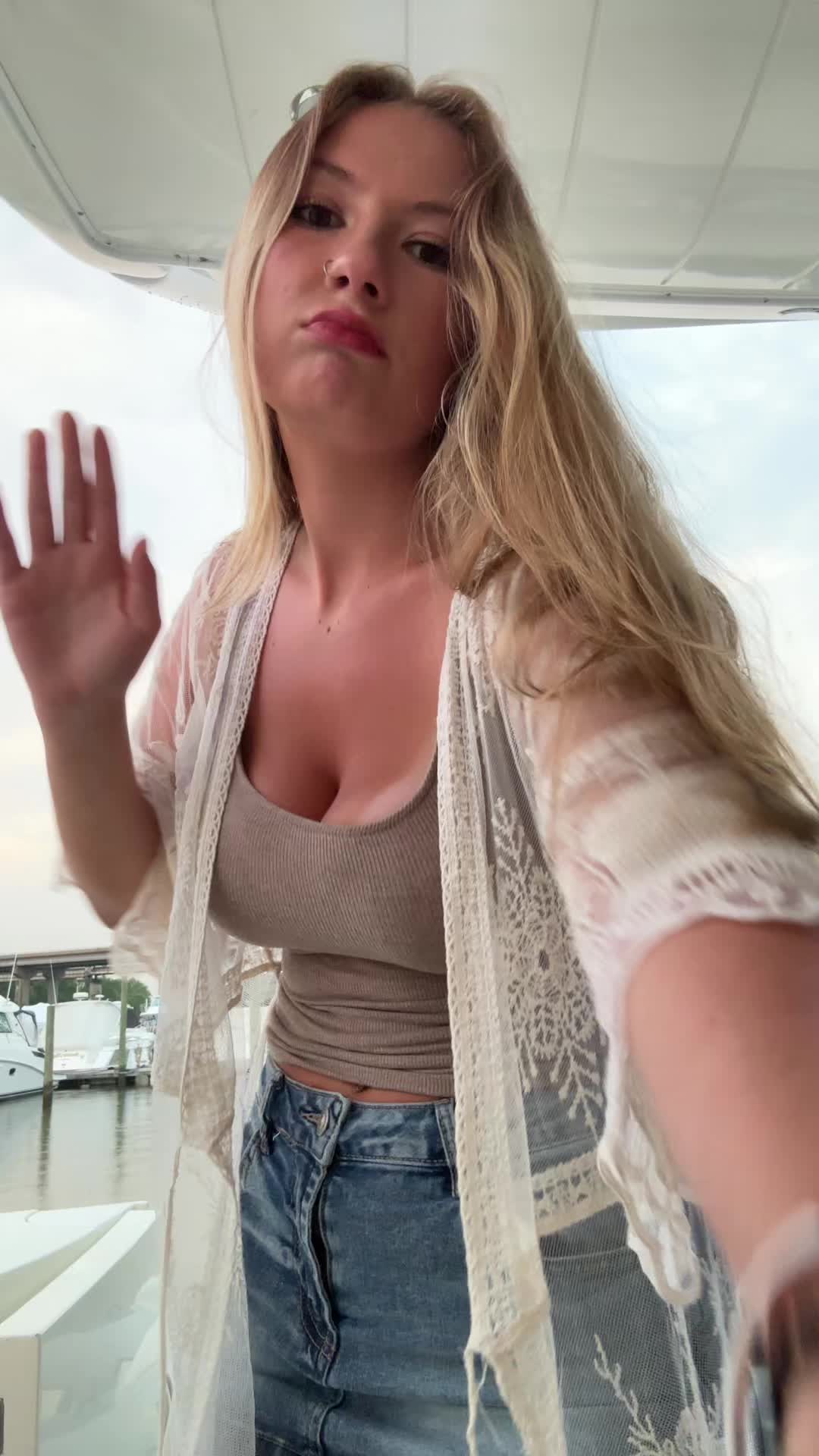 @Anya🧿