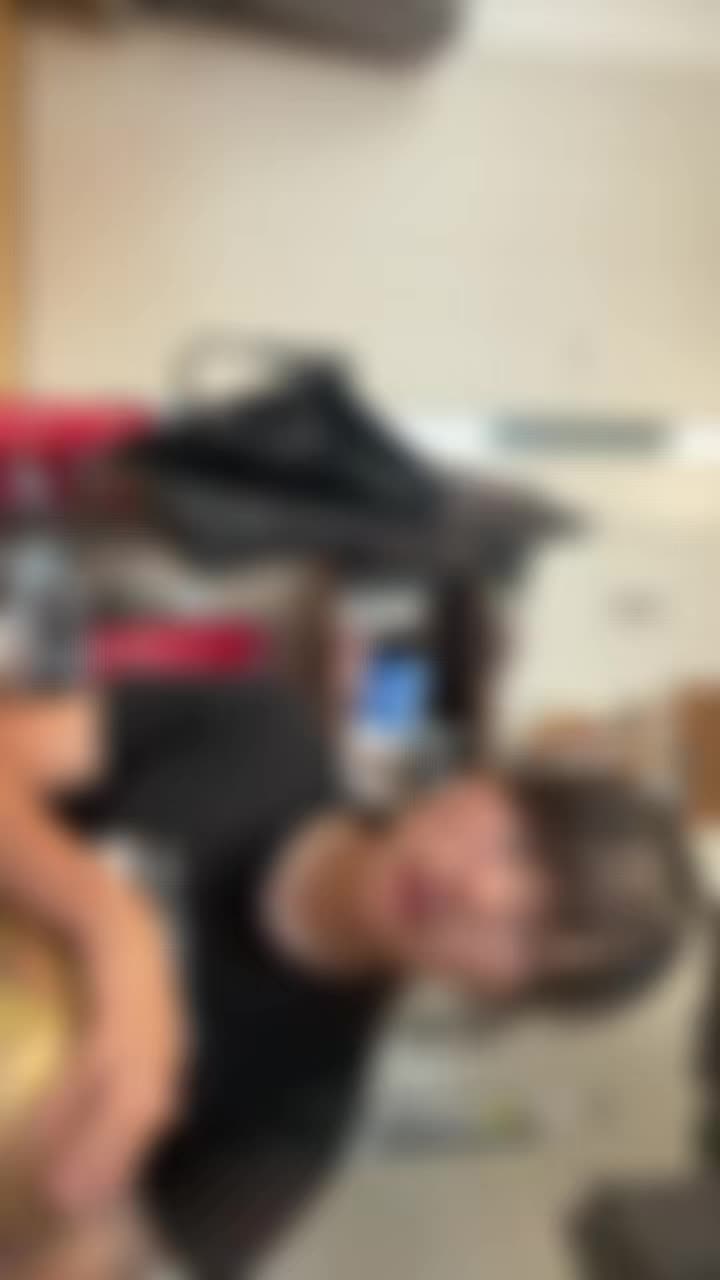 @👀