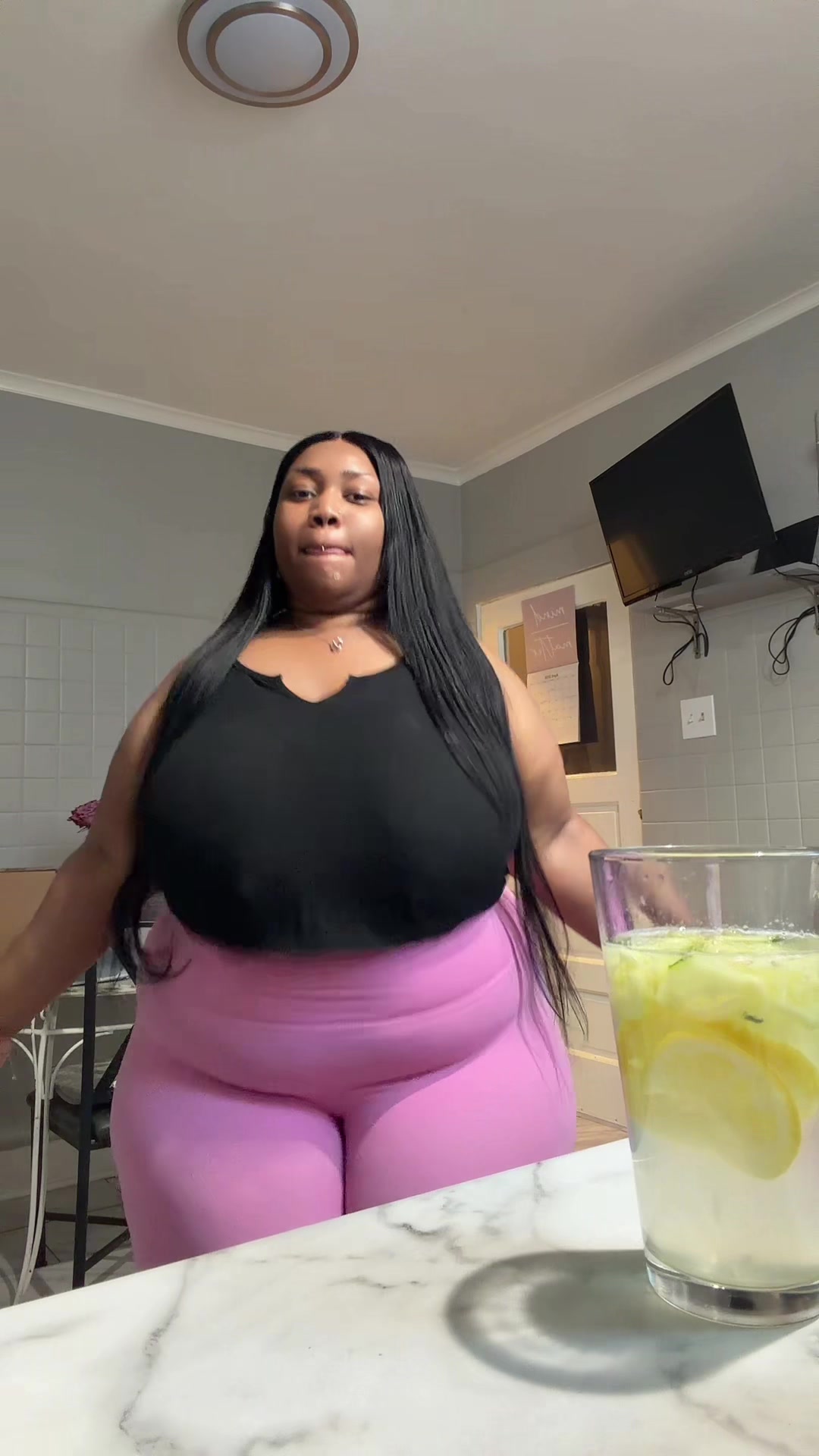 @Chunky_dabody18🧚🏽&zwj;♀️👄