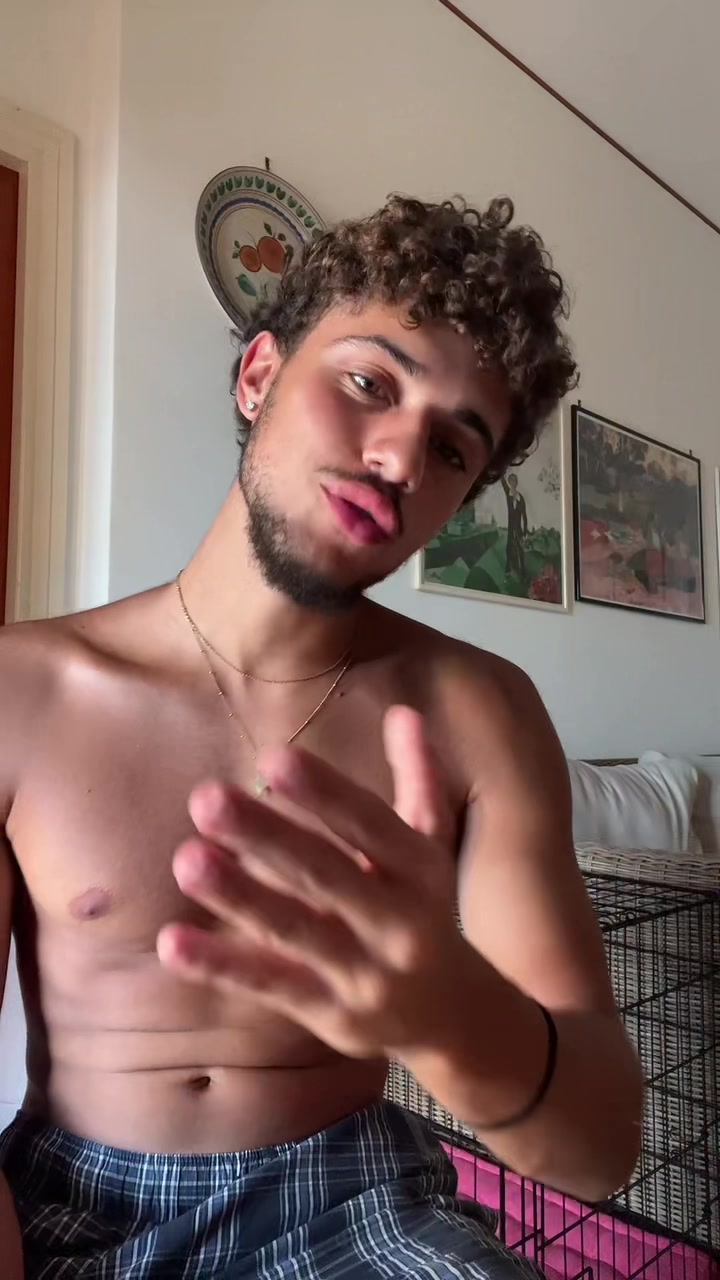 @𝕬𝖒𝖔𝖘 💫