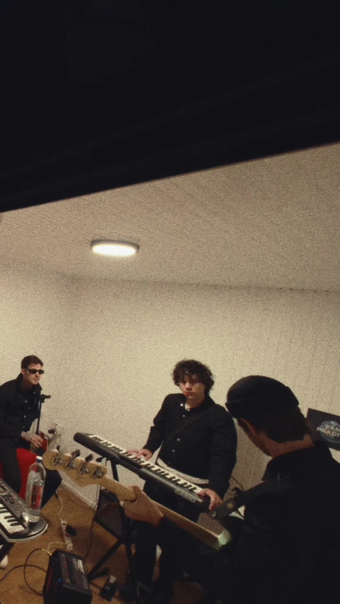 @The Neighbourhood