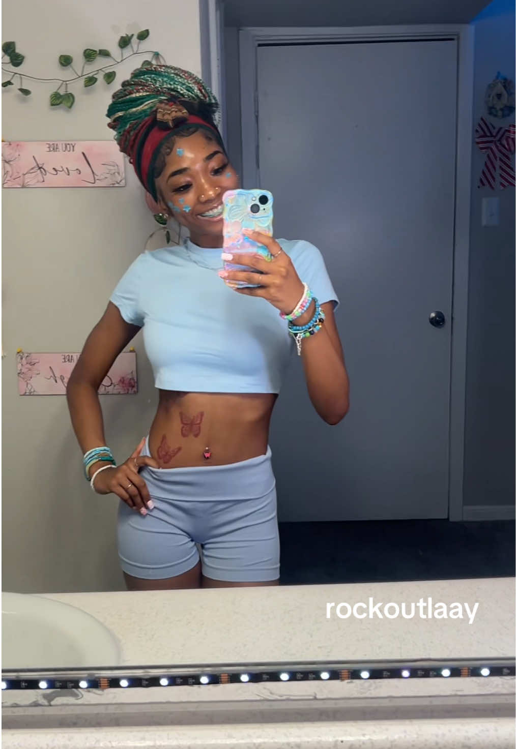 @rockoutlaay