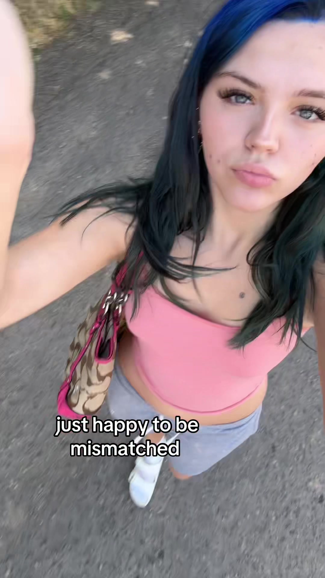 @:З