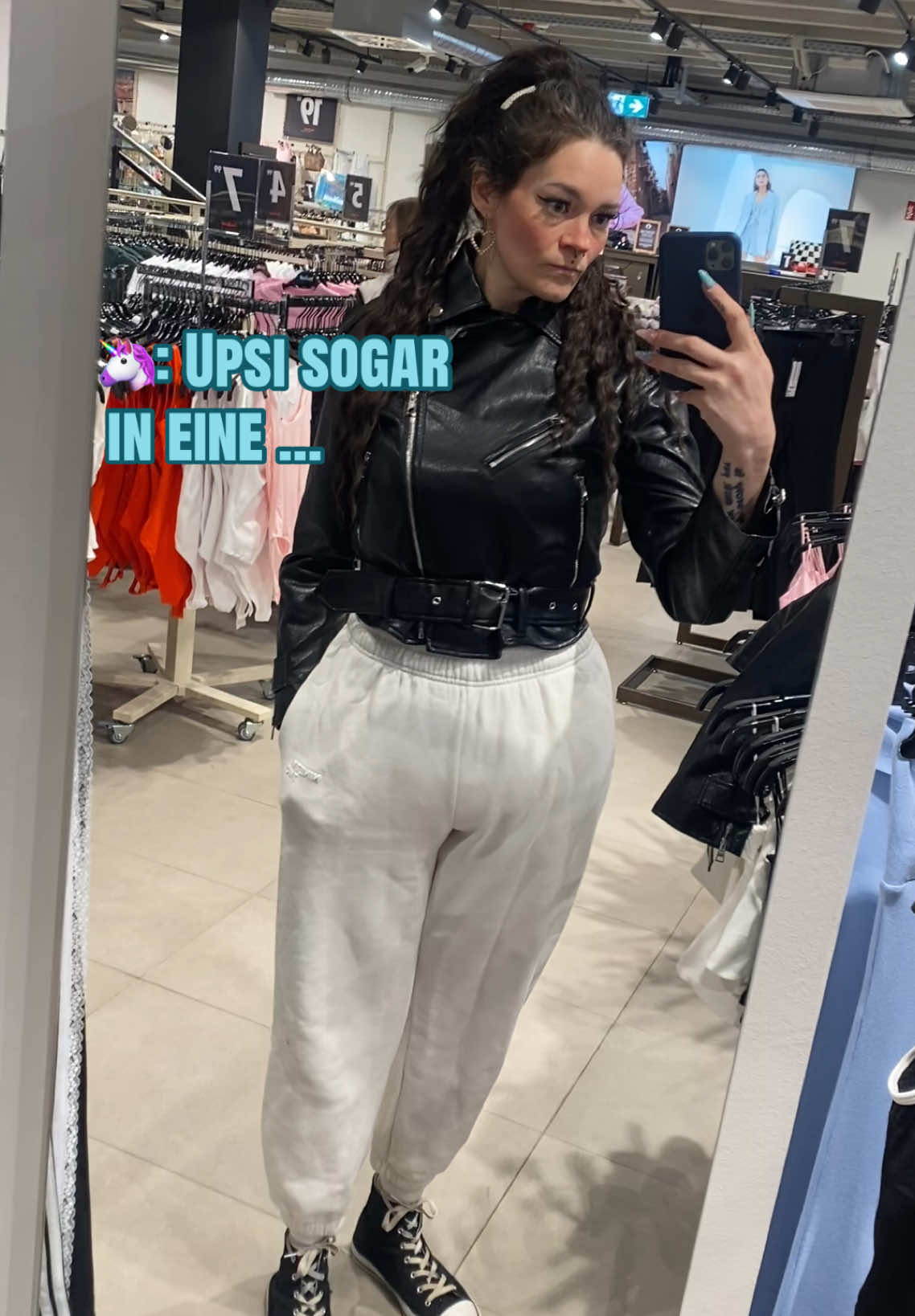 @TheRealDiamondsUnicorns_GlowUp