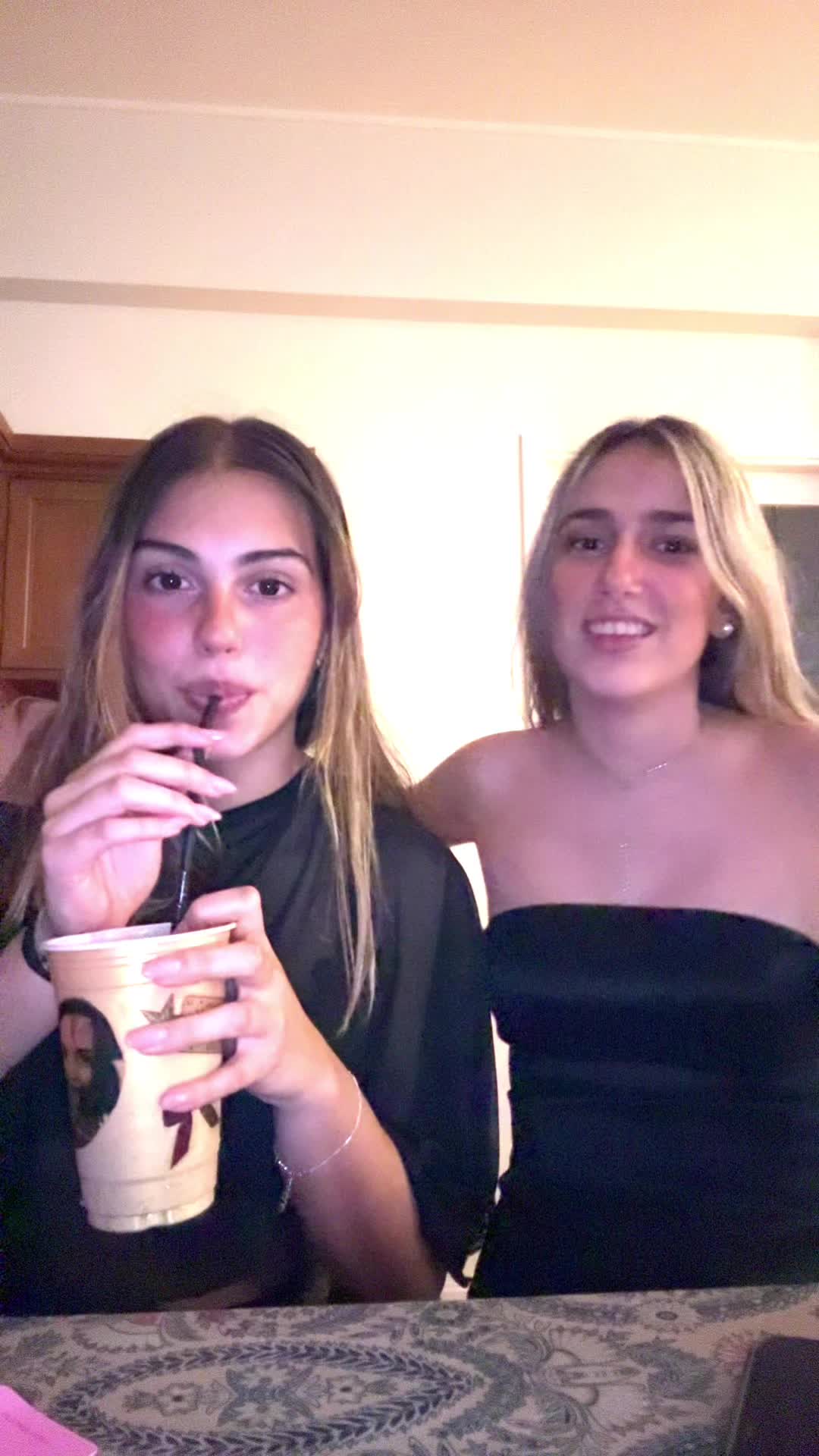 @Juanitagros