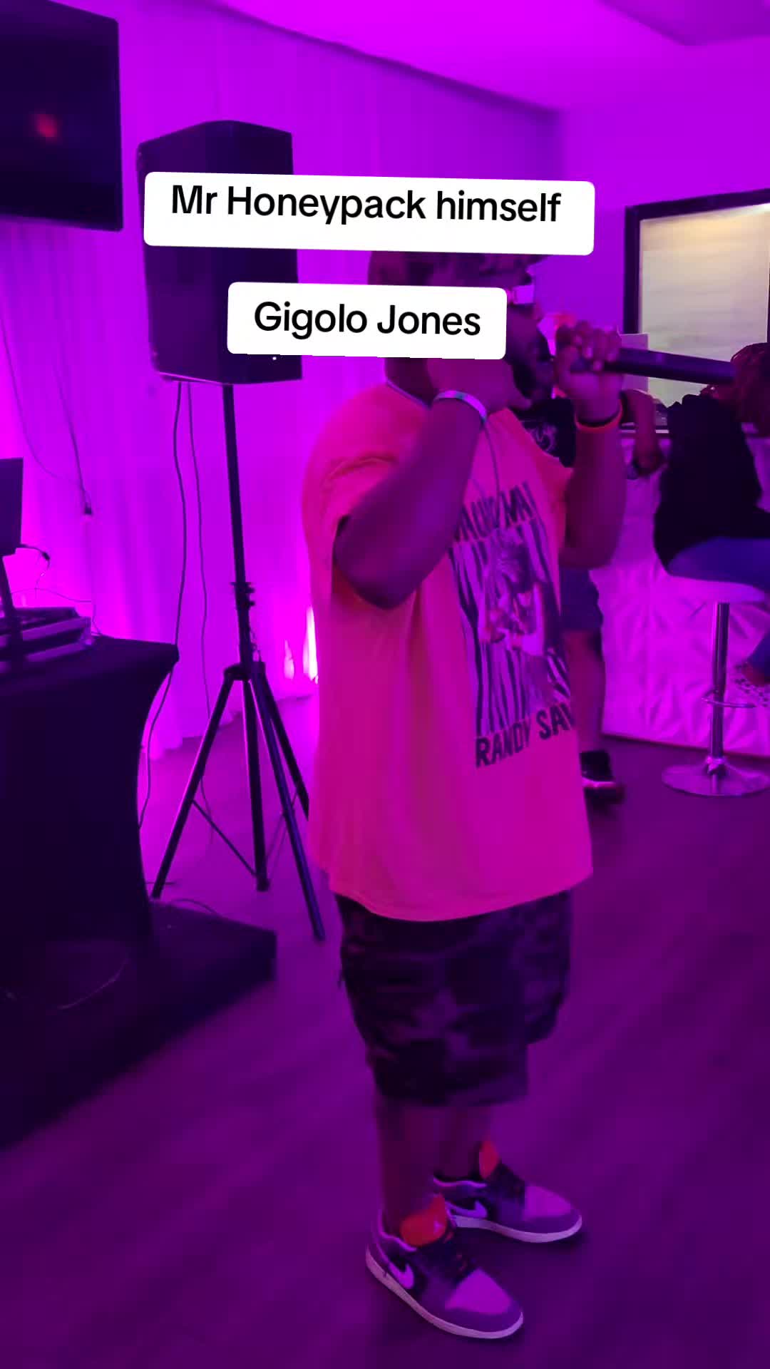 @Clowcent