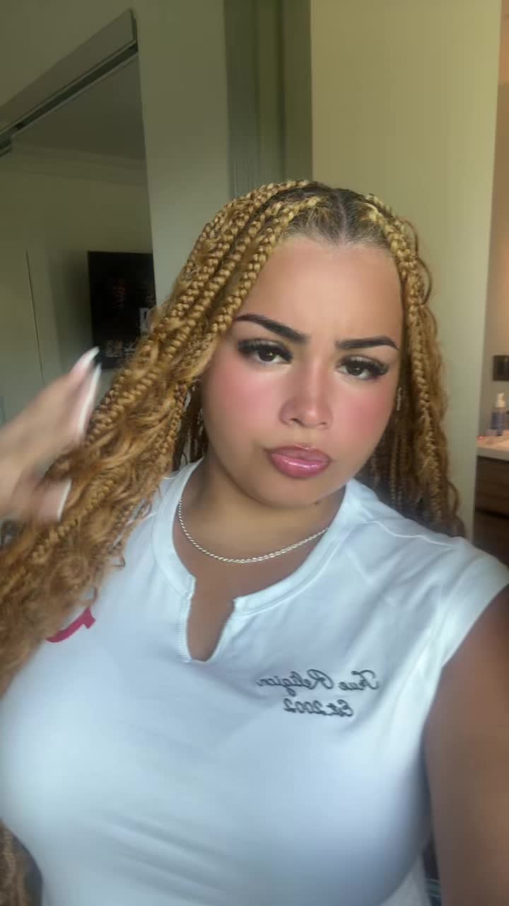@krystlebabyyy