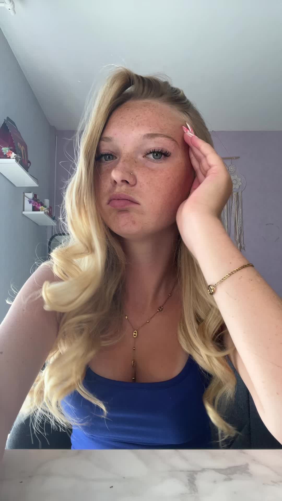 @𝐍𝐚𝐧𝐚 ☀️