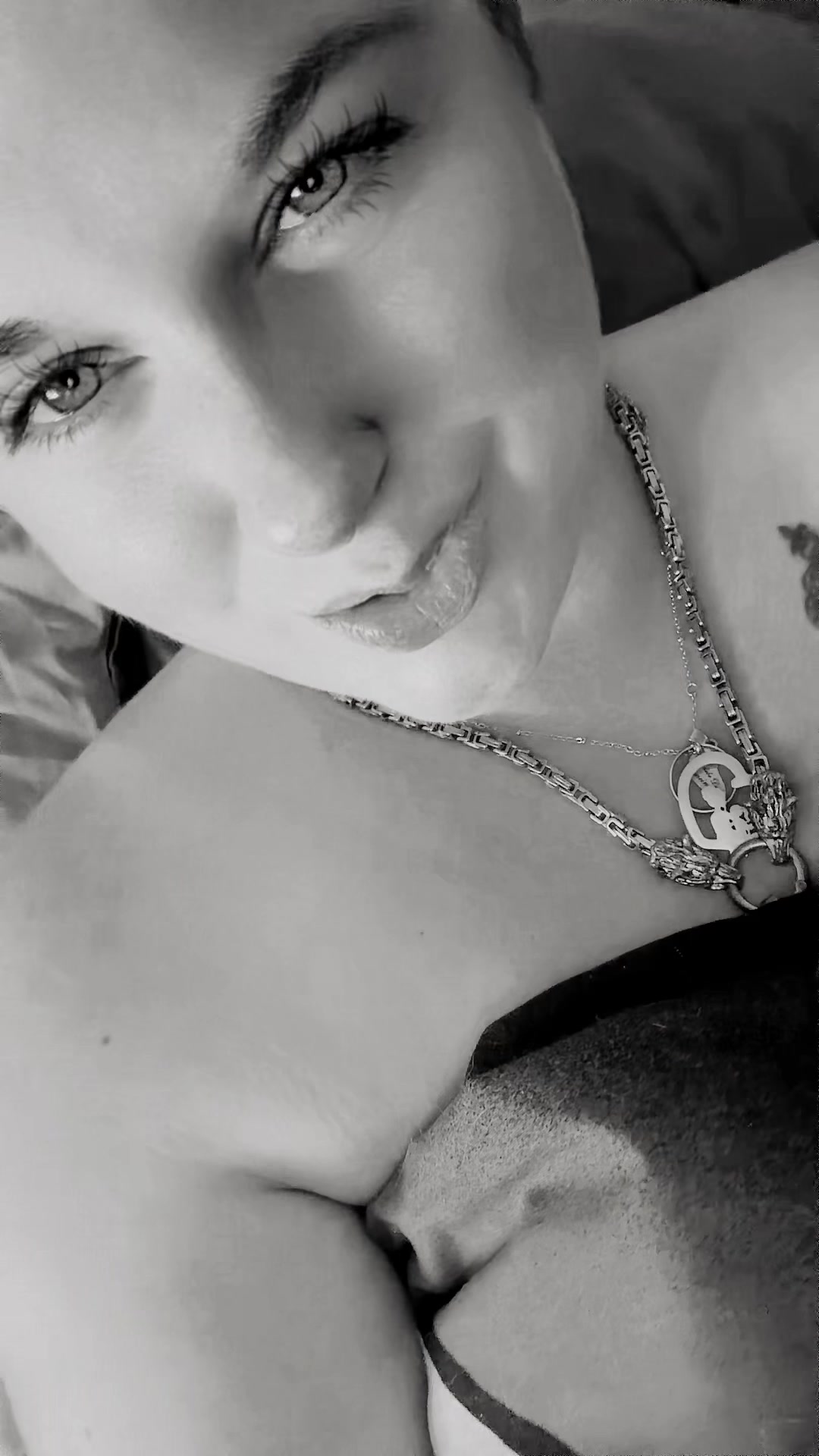 @Carmen♥️😈~FoxiUndCarmen4live~