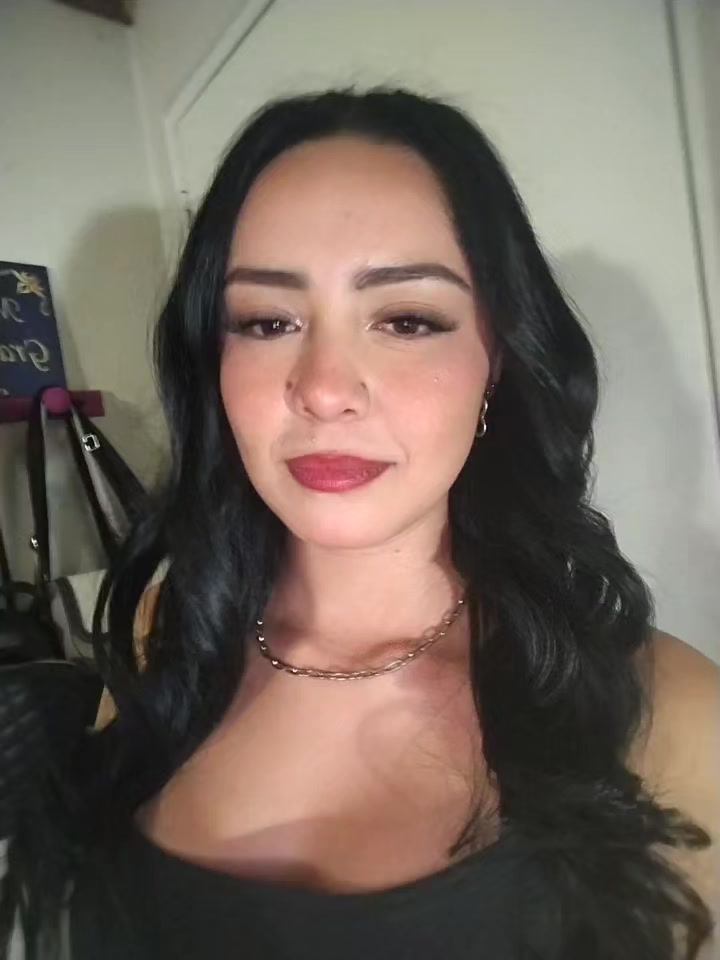 @laura
