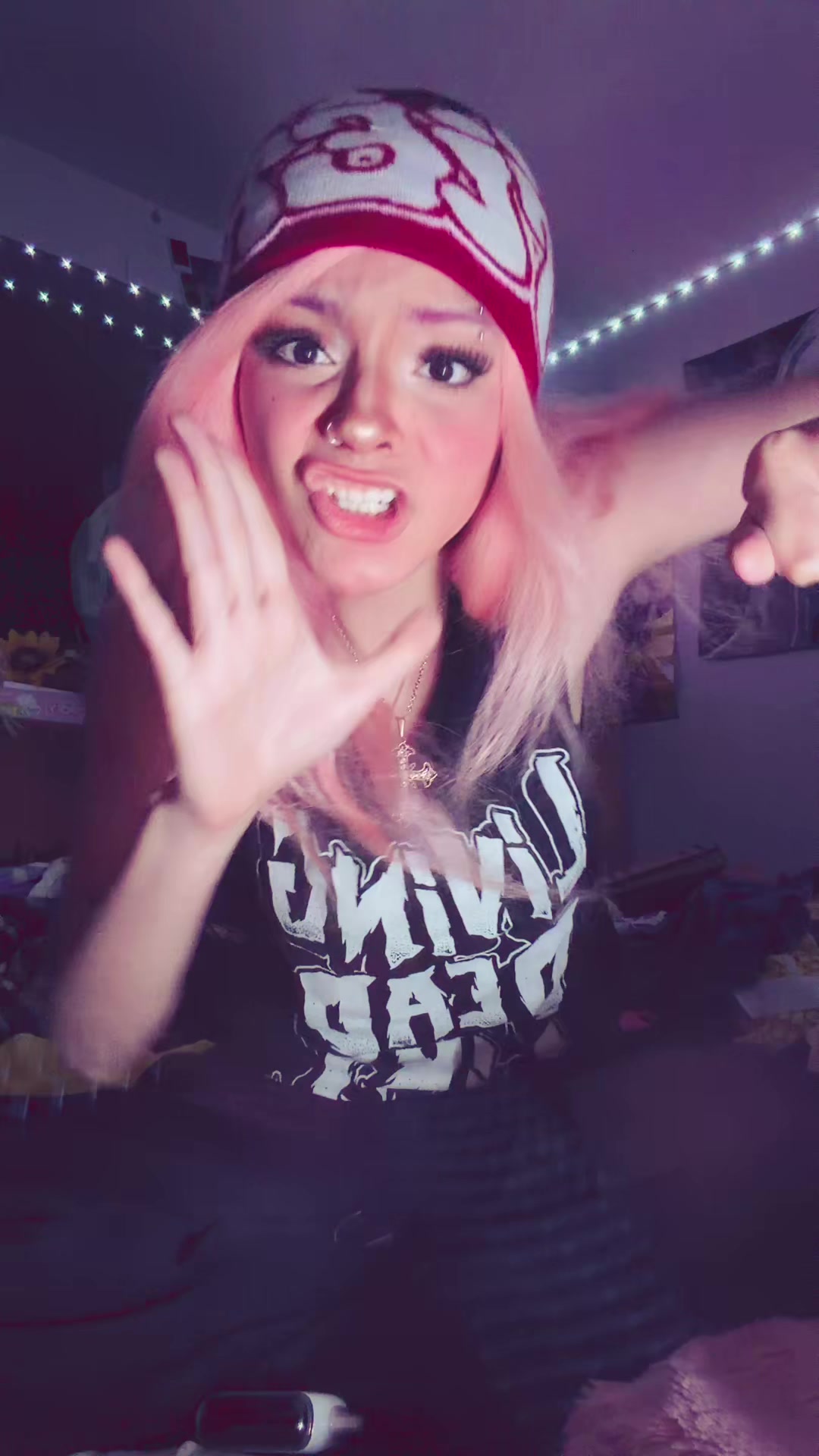 @🥳