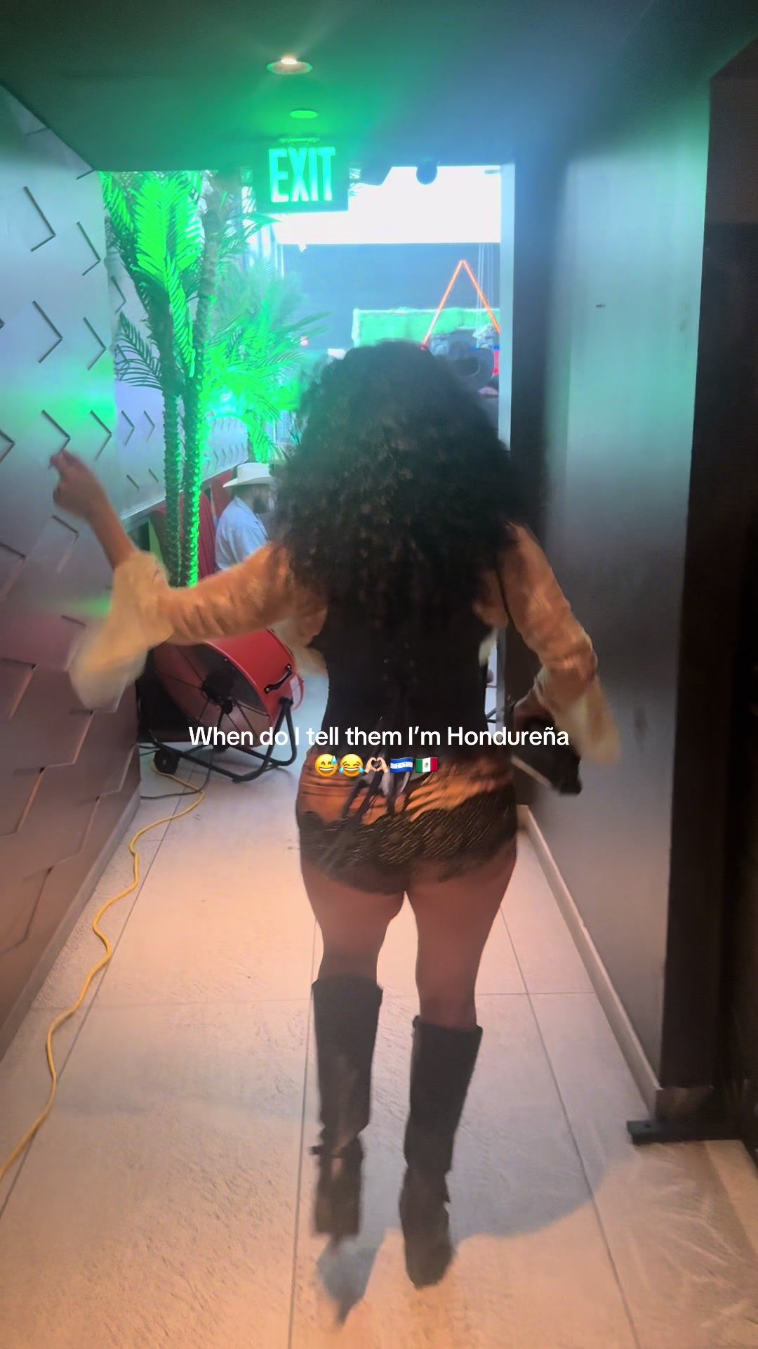 @theisisnohelia