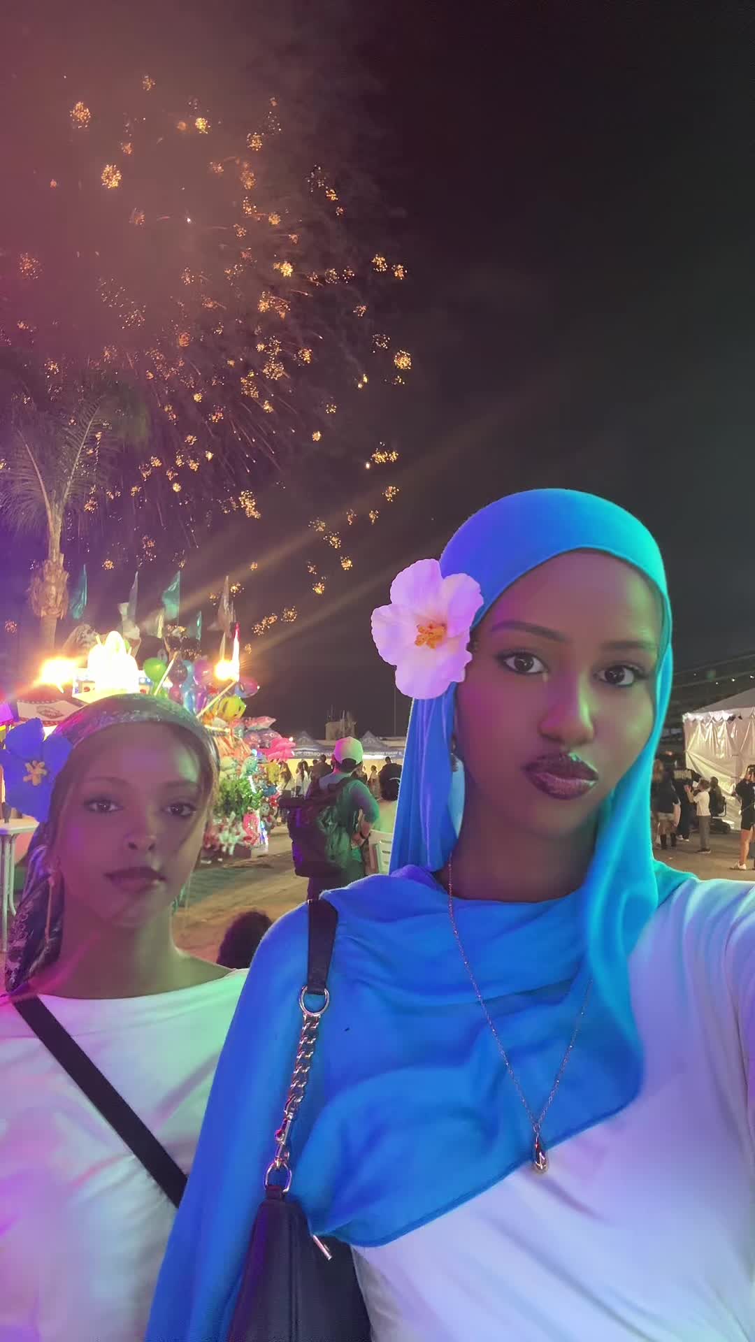 @👥👥