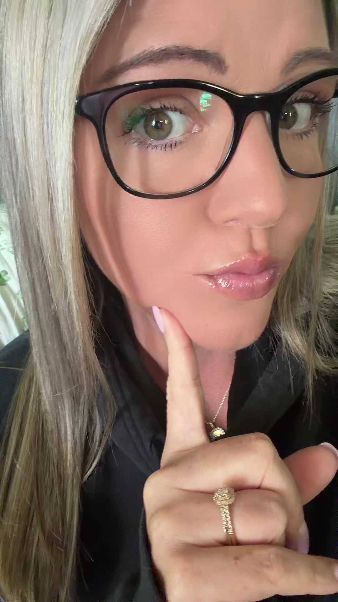 @SelfieQueen57👑