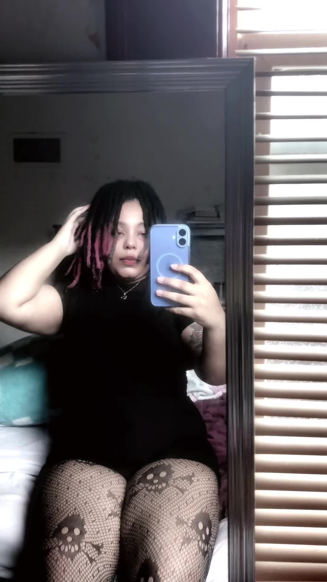 @𝔖𝔨𝔲𝔣𝔣𝔶.𝔛𝔬 🕷️📚