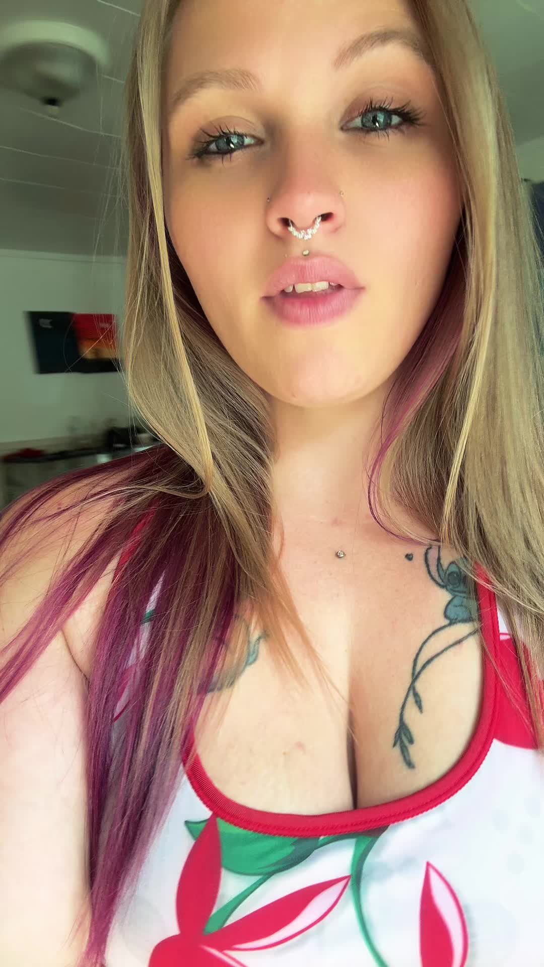 @🥀Sarah’s Secret Seduction🥀