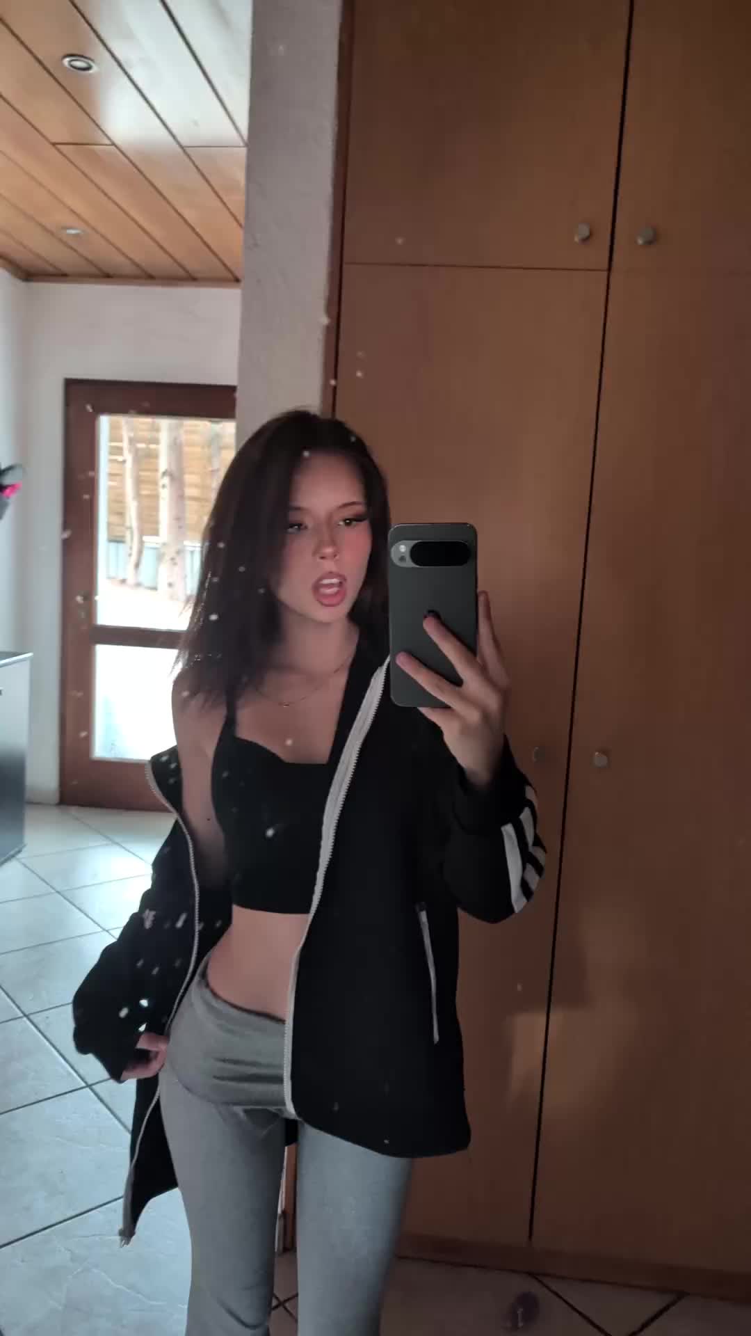 @Leony_8754