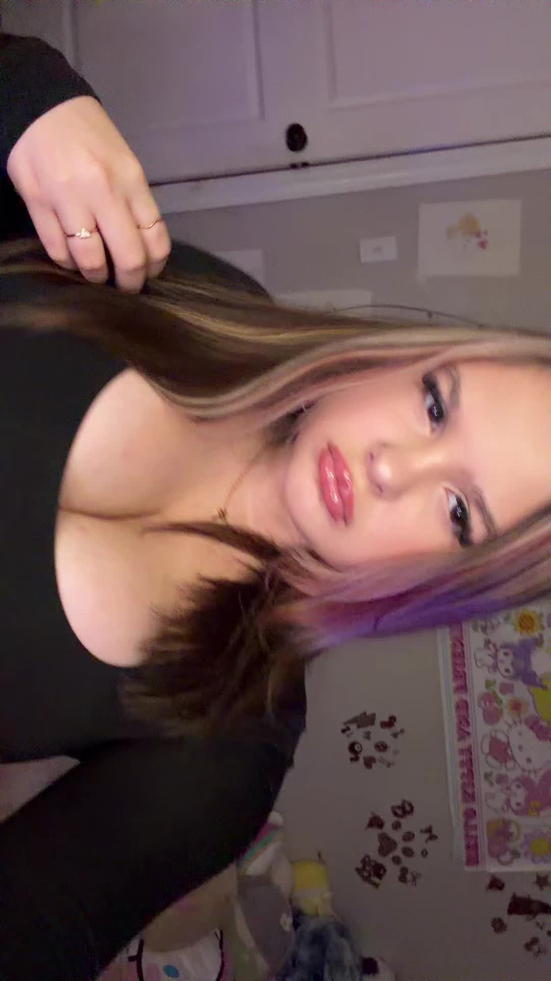 @Raelynnnnnn 💋🙈🌺