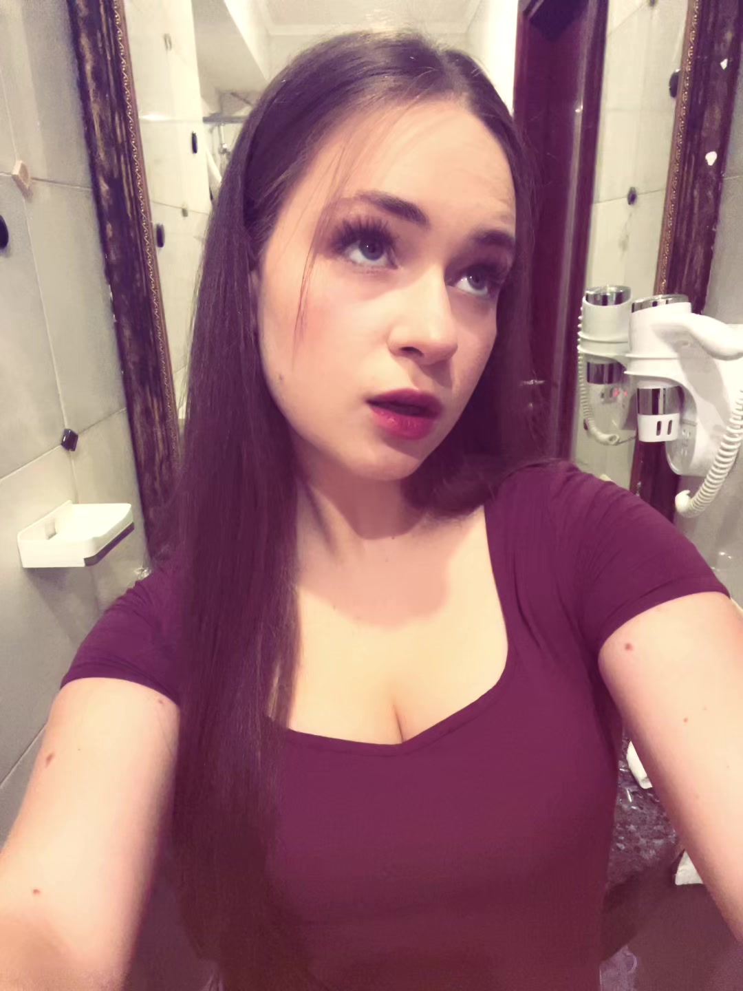 @elissew0
